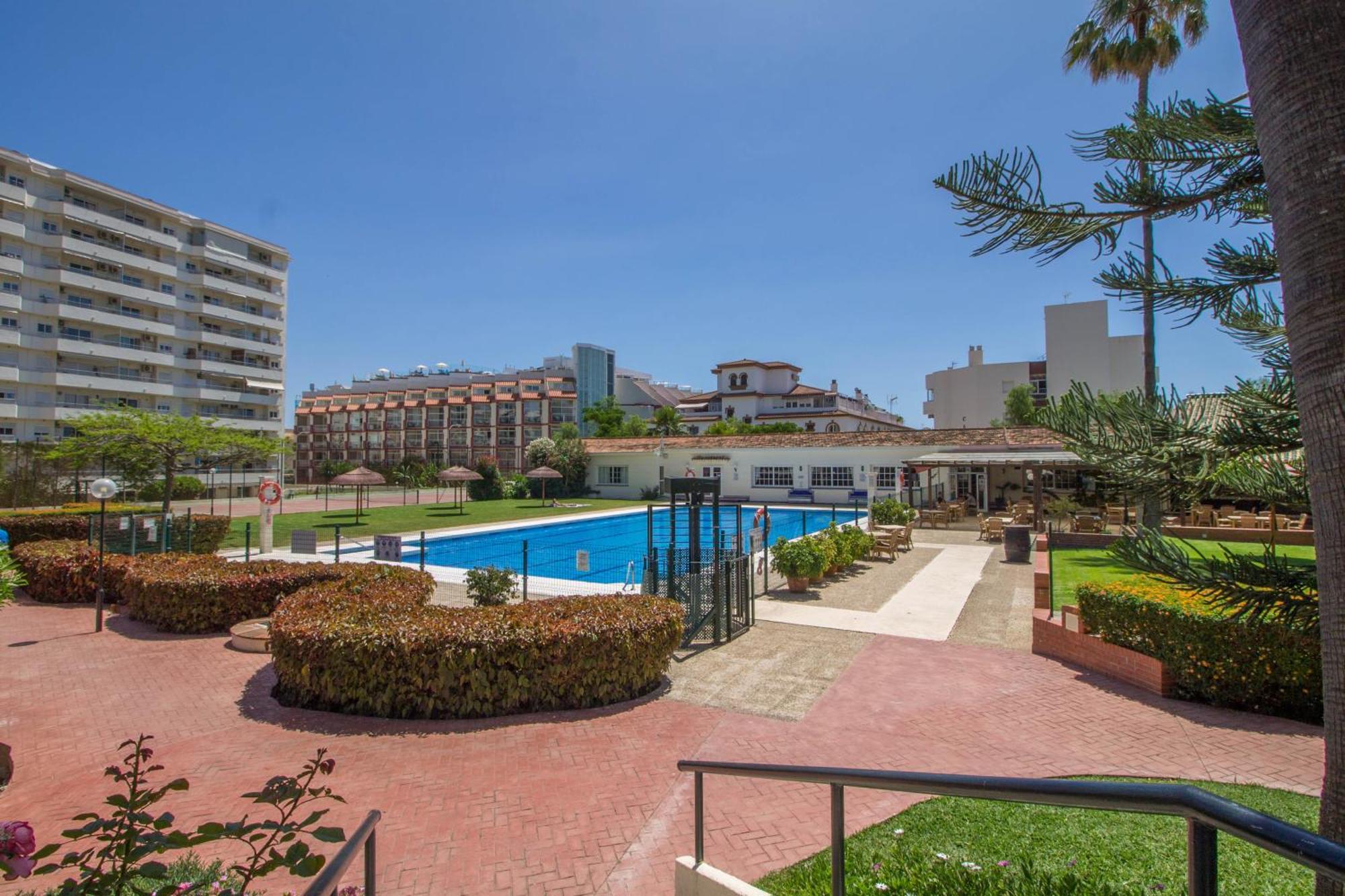 Carihuela Palace 417 By Ivi Real Estate Torremolinos Extérieur photo
