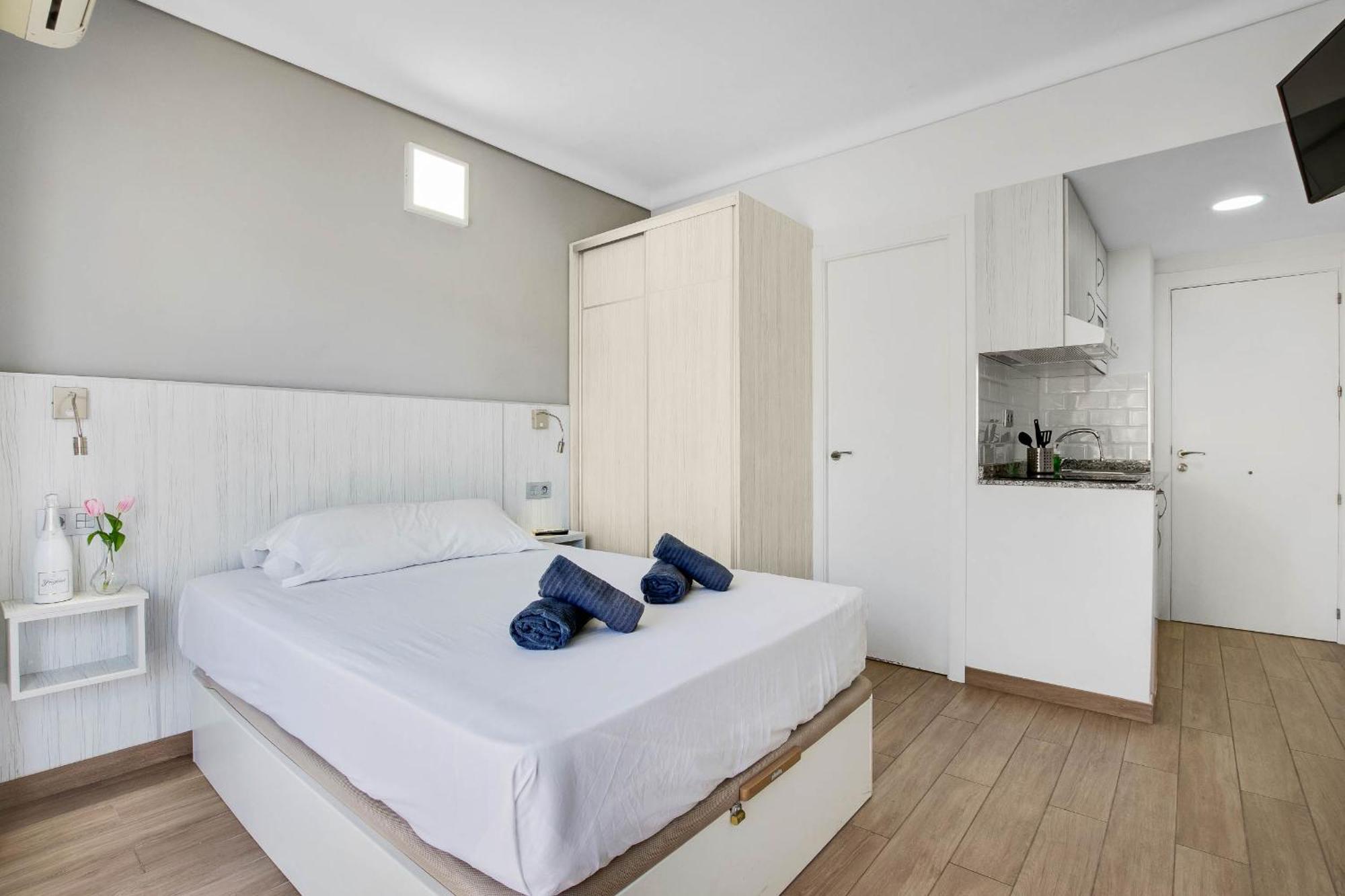 Carihuela Palace 417 By Ivi Real Estate Torremolinos Extérieur photo