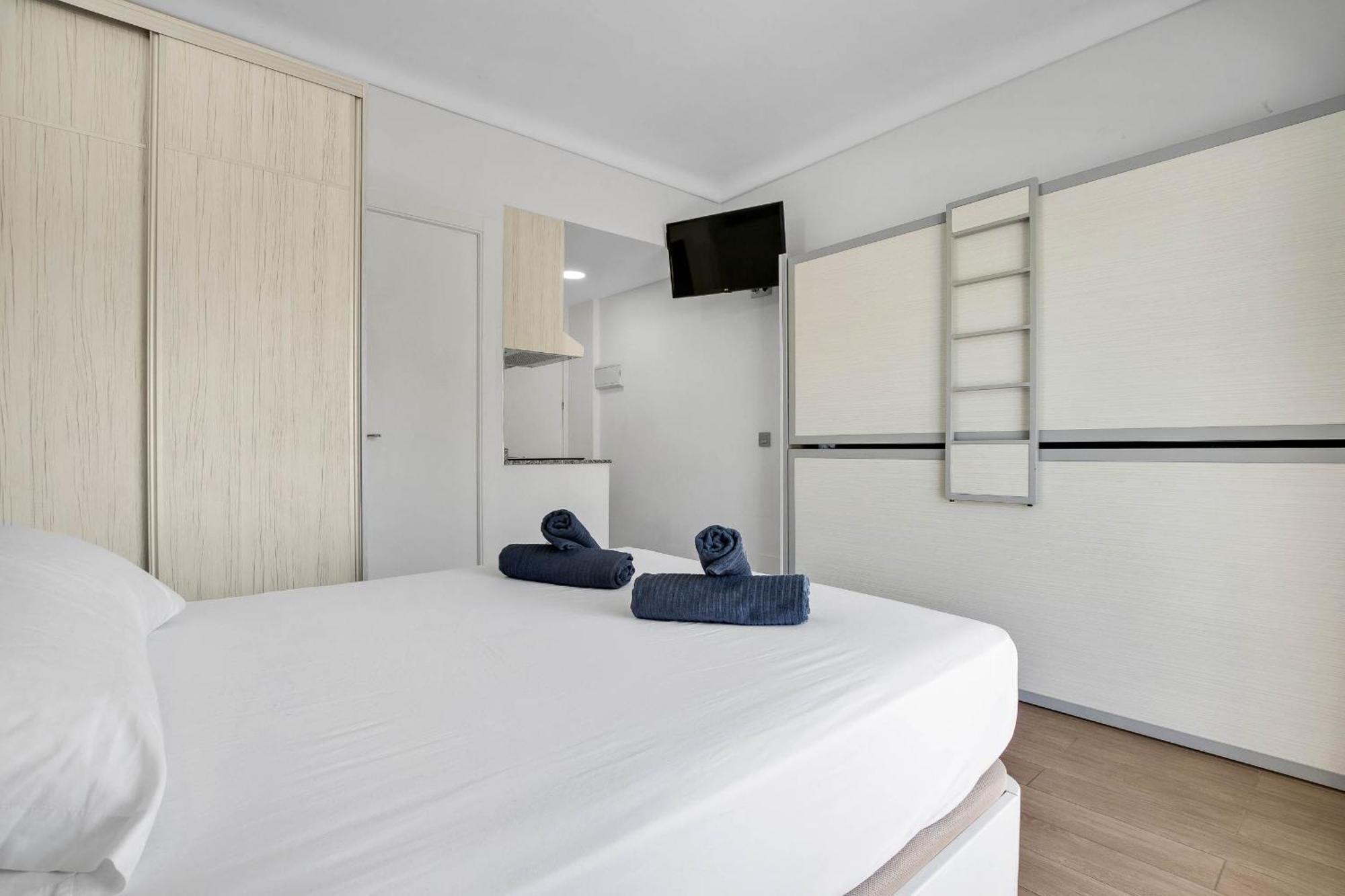 Carihuela Palace 417 By Ivi Real Estate Torremolinos Extérieur photo